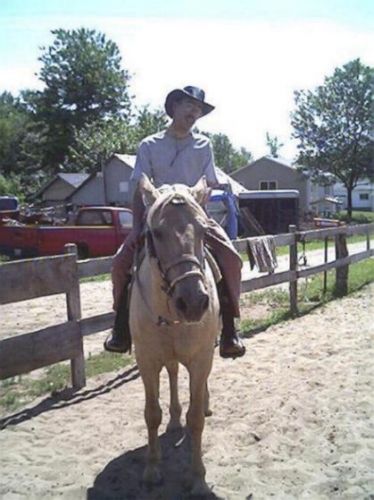 Kevin avait mis son attirail de cowboy... sans doute pour...