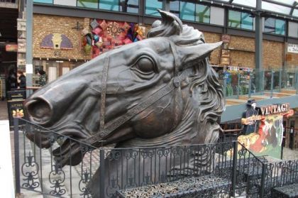 sculpture à CAMDEM town (Londres)