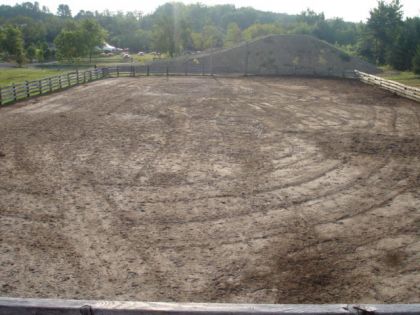 manège équestre du ranch rio's au bois de Bellerivière.