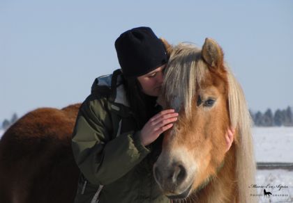 Roxanne et Fanie, profitons d'une belle journée d'hiver pour se...
