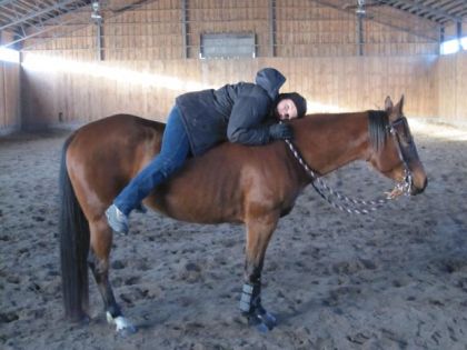 Ma belle Dezy et moi en bareback hier (trop froid pour la...