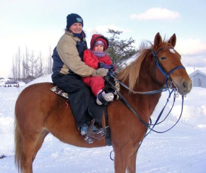 Moi et ma fille Alyson 5 ans, elle chauffait la jument mais...