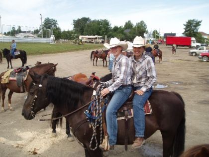 moi et jojo au festival western de st-gabriel en jumelle!!! :P