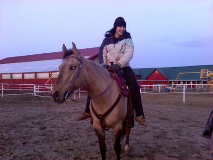 Mon amie sur ma jument Mercedez! =)