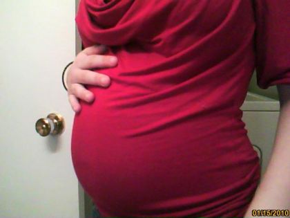Mon petit fils encore bien au chaud, il arrive dans 7 jours...