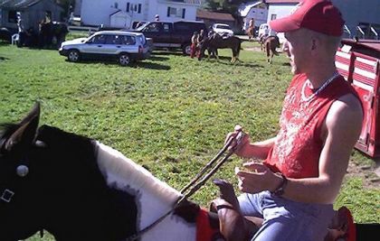 Cowboy et sa nouvelle jument... ils sont tellement bons ces...