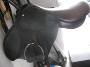 Selle d'équitation Candymen noire et sangle 