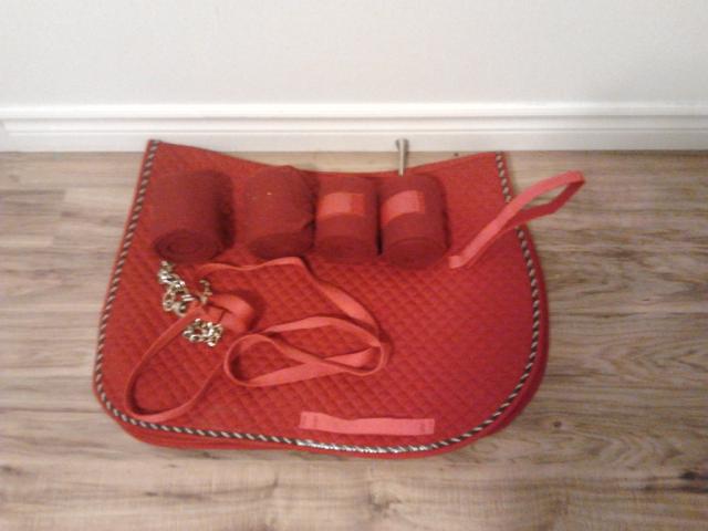 Ensemble rouge selle classique