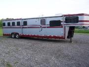 ROULOTTES 4 CHEVAUX AVEC GRAND LIVING