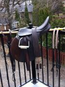 Équipement d'équitation + selle Collegiate 17"