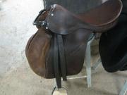 selle en cuire brune all-purpose a vendre!!