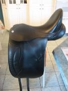 Selle de dressage Barnsby à vendre.