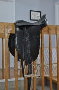 Selle de dressage usagée à vendre à Gatineau