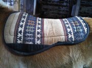 Tapis western usagé, en bon état