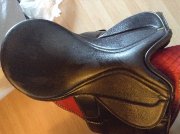 selle de dressage noir supra a vendre!