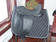 Tapis de selle de dressage et coussin releveur à vendre 