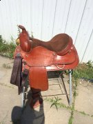 2 selles + équipement à vendre 