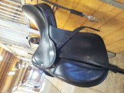 Selle tout usage noire 17 pouces
