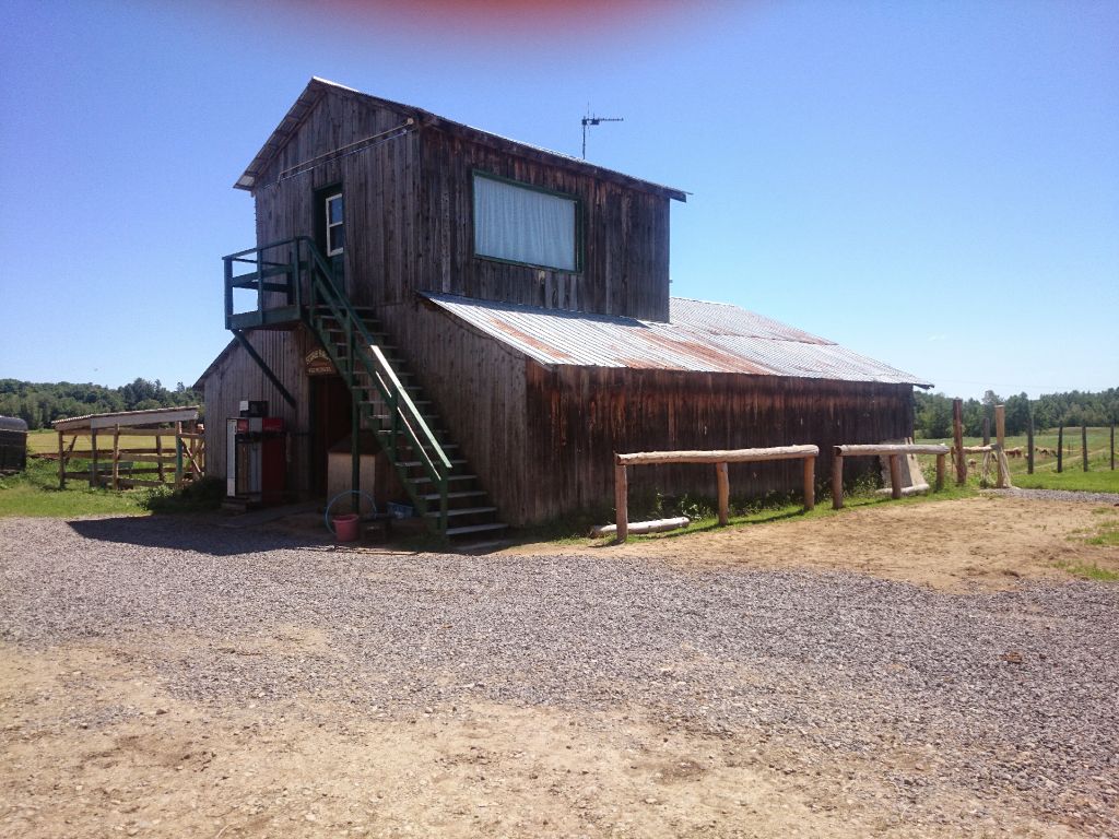 Pension intérieur et extérieur Sainte-Mélanie
