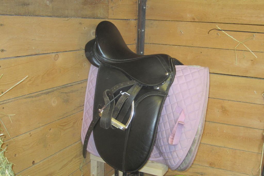 SELLE DE DRESSAGE 16 pouce