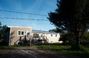 Fermette 100 arpents avec écurie 10 box, Ste-Sophie, Qc.