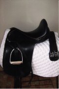 Selle de dressage Crosby 17 po.
