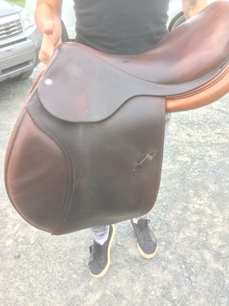 SELLE CWD : 2800$