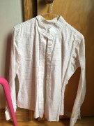 Vestons et chemises à vendre