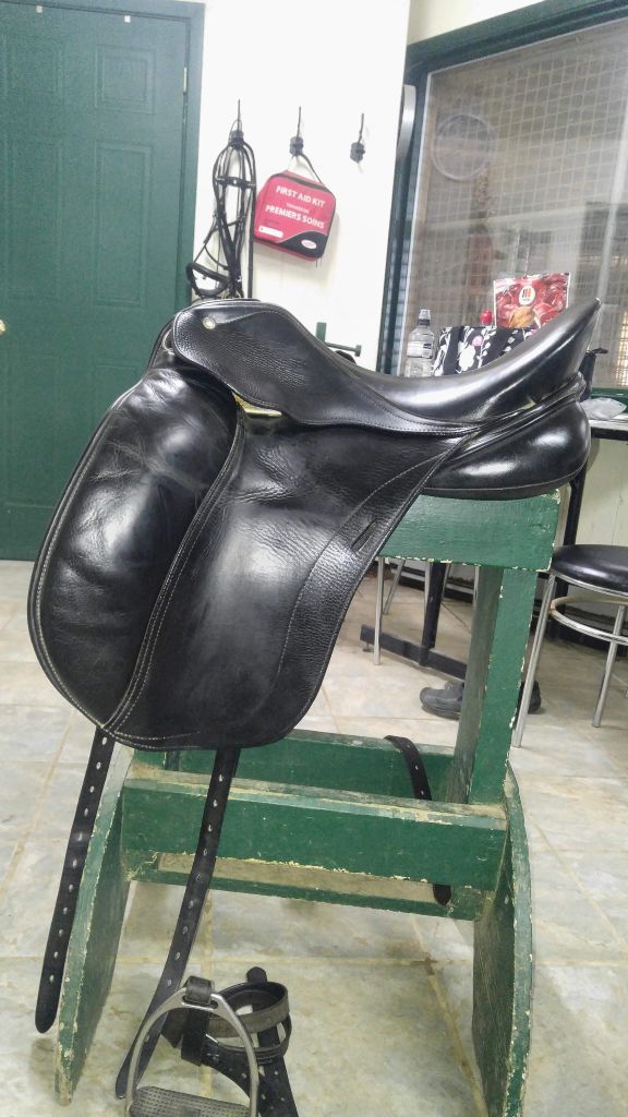 Selle de dressage infinity 17.5 de Schleese