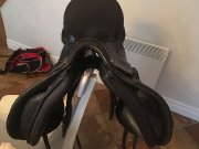 Selle de dressage 17 pouces