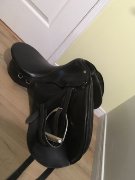 Selle de dressage 17 pouces