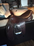 Selle de saut Santa Cruz - 17.5 pouces