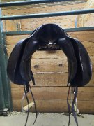 Selle de dressage Equation saddlery modèle Canterbury