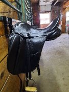 Selle de dressage Equation saddlery modèle...