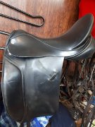 Selle de dressage Barnsby 18 pouces