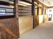 Pension intérieure pour chevaux