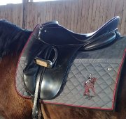 Selle de dressage 17 médium wide