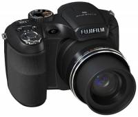 Mooi personellement sais une Fujifilm 15x zomes , 12 megapixels sais pas la meilleur mais sa fait la jobs  
Puis les prise video son HD