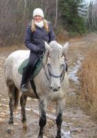 mercii pour ses comentaire mais finalement mon cheval avais juste eu un spasme il est un ange mintenant je le fait travailler beaucoup au sol avec de...