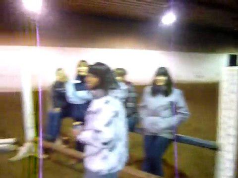 Puissance du party de Noël! Moi et Kumar :) Je suis la deuxième, celle avec le poney :P lol Commentez :)