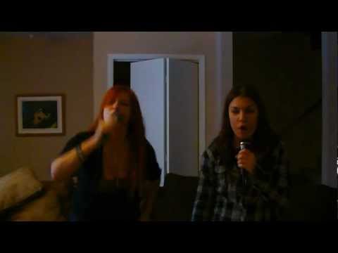 Guitar Hero, moi et mon amis qui scream! ATTENTION AUX OREILLES!