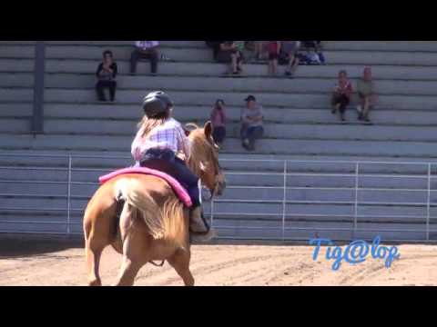 Mafille de 7ans slalom à st-antonin