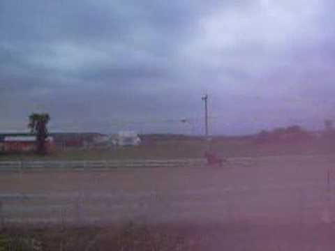 Jeux du slaloom dans un gymkhana amateur avec ma jument! ;)